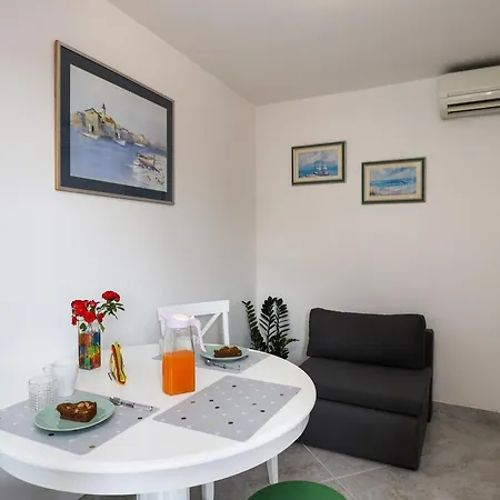 Apartment Nina - Old Town *